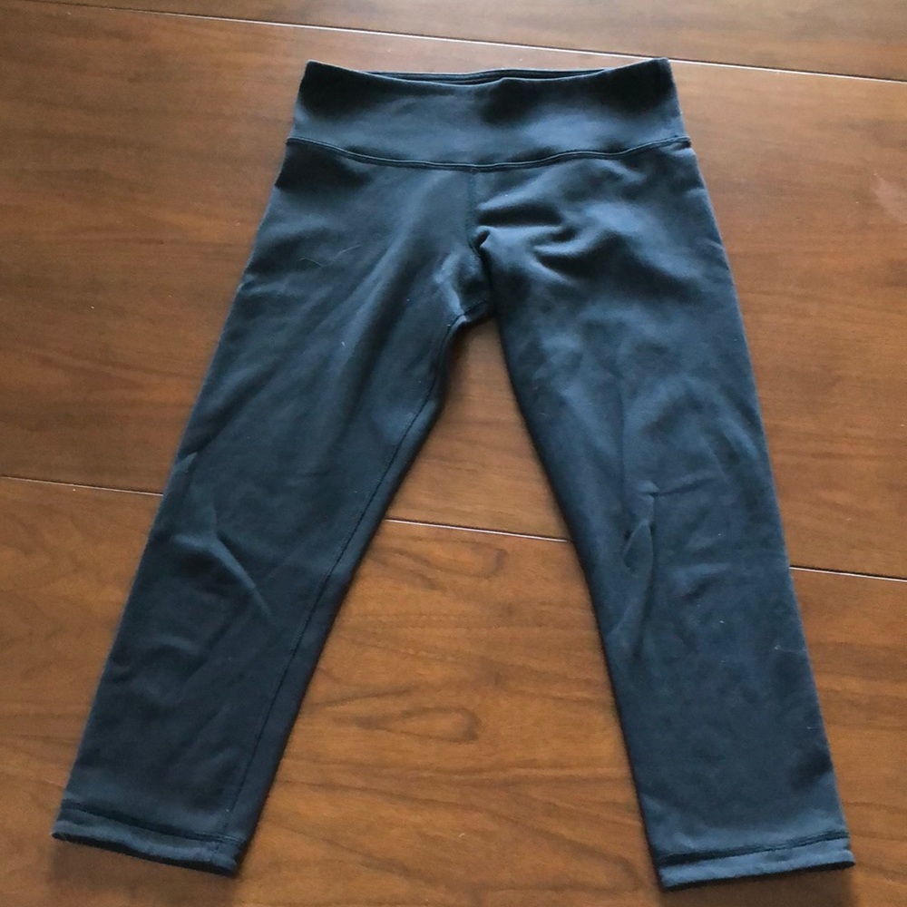 Lululemon Black Cropped Leggings Size 6